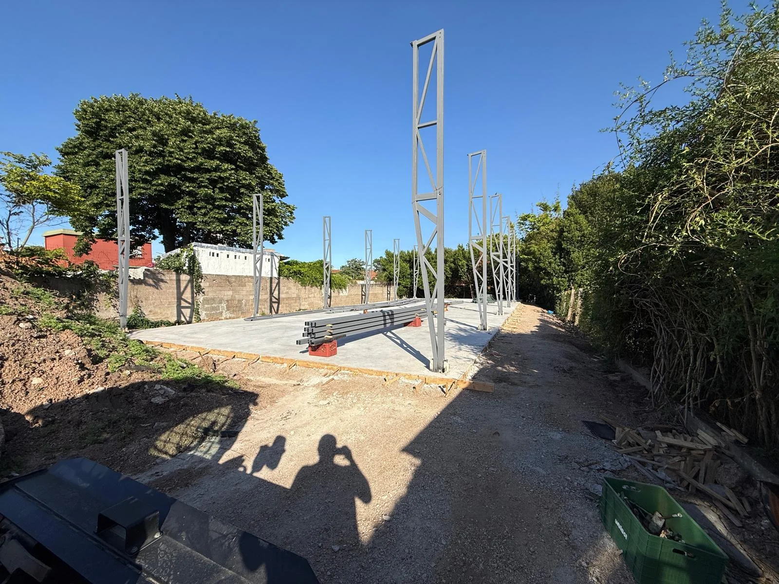Losa y estructura metálica de nave